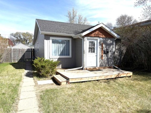 4915 46 Street  Camrose, AB T4V 1G9