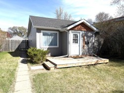 4915 46 Street  Camrose, AB T4V 1G9