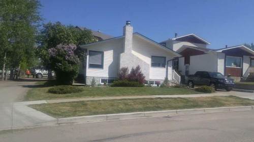 5424 51 Avenue  Rocky Mountain House, AB T4T 1E8