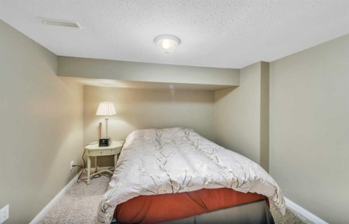 39227 Range Road 250, Rural Lacombe County, AB - Indoor Photo Showing Bedroom