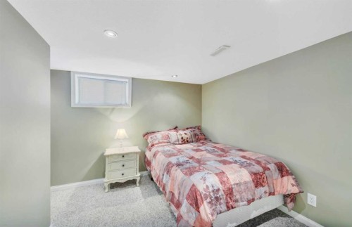 39227 Range Road 250, Rural Lacombe County, AB - Indoor Photo Showing Bedroom
