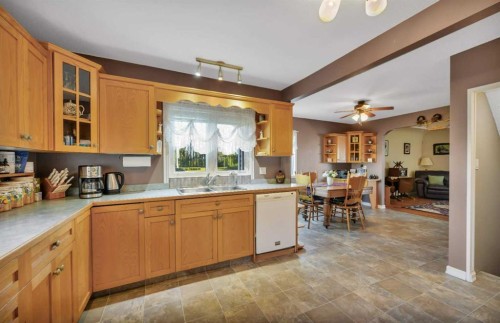 39227 Range Road 250, Rural Lacombe County, AB - Indoor Photo Showing Kitchen With Double Sink
