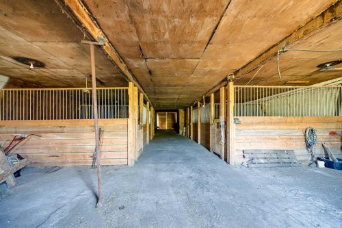 37533 Range Road 241, Rural Red Deer County, AB - Indoor