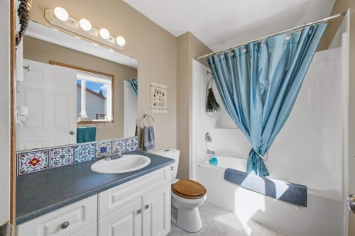 1 Pell Close, Sylvan Lake, AB - Indoor Photo Showing Bathroom