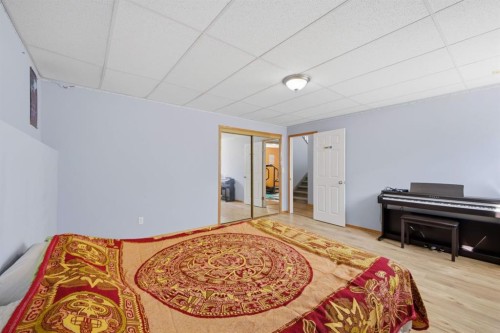 1 Pell Close, Sylvan Lake, AB - Indoor Photo Showing Bedroom
