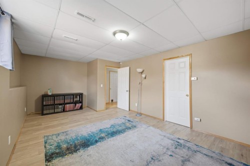 1 Pell Close, Sylvan Lake, AB - Indoor Photo Showing Other Room