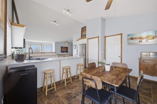 1 Pell Close, Sylvan Lake, AB - Indoor Photo Showing Dining Room