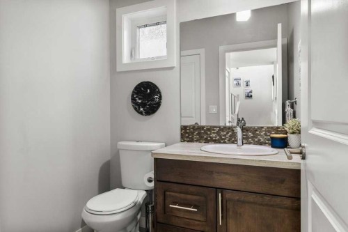 59 Reynolds Road, Sylvan Lake, AB - Indoor Photo Showing Bathroom