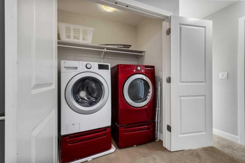 59 Reynolds Road, Sylvan Lake, AB - Indoor Photo Showing Laundry Room