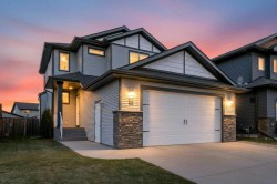 59 Reynolds Road Sylvan Lake, AB T4S 0L8