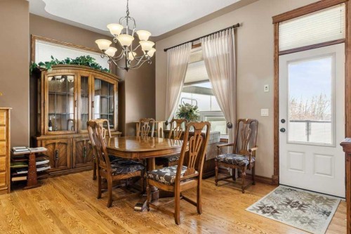 40 Oakwood Close, Red Deer, AB - Indoor Photo Showing Dining Room