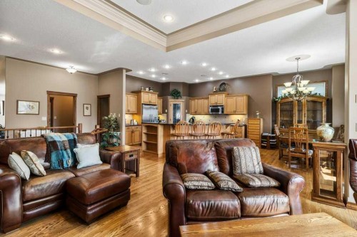40 Oakwood Close, Red Deer, AB - Indoor Photo Showing Living Room