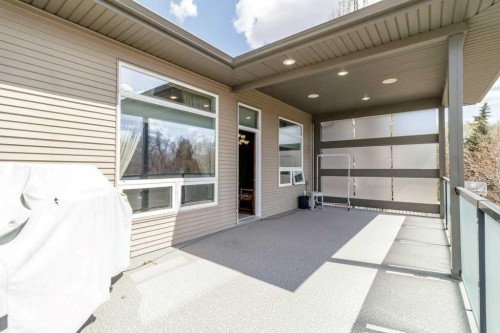 40 Oakwood Close, Red Deer, AB - Outdoor With Exterior