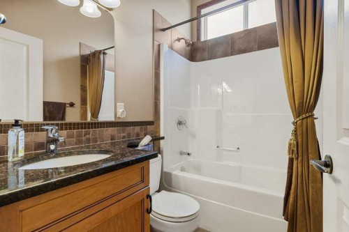 40 Oakwood Close, Red Deer, AB - Indoor Photo Showing Bathroom