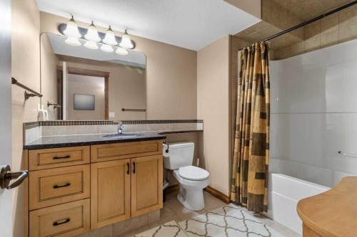 40 Oakwood Close, Red Deer, AB - Indoor Photo Showing Bathroom