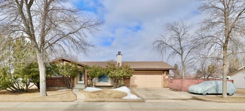 78 Elliott Drive  Camrose, AB T4V 3J1