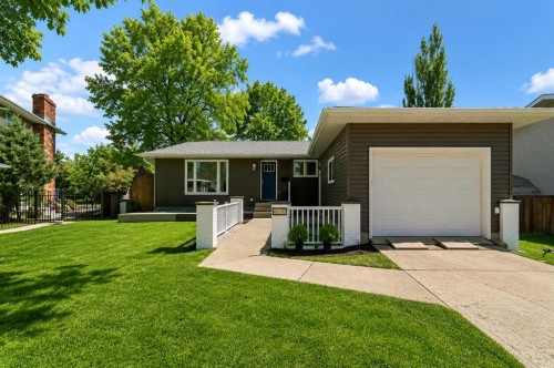 6316 38 Avenue Close  Camrose, AB T4V 2Z7
