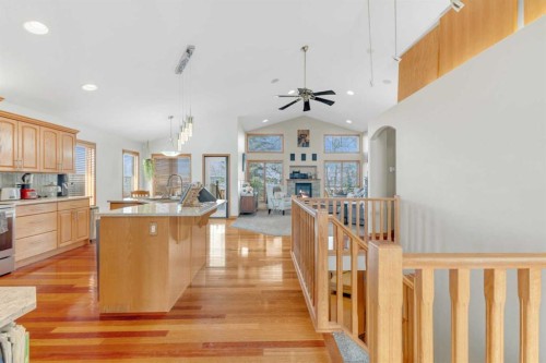 40 Askin Close, Red Deer, AB - Indoor Photo Showing Kitchen