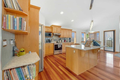 40 Askin Close, Red Deer, AB - Indoor Photo Showing Kitchen