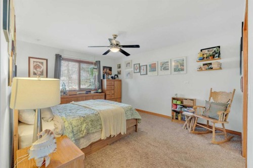 40 Askin Close, Red Deer, AB - Indoor Photo Showing Bedroom