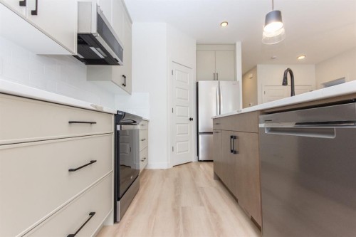 37 Terra Close, Red Deer, AB - Indoor Photo Showing Kitchen