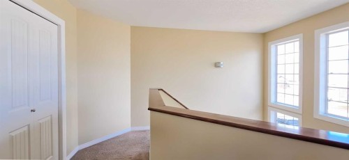 5837 Park Street, Blackfalds, AB - Indoor Photo Showing Other Room