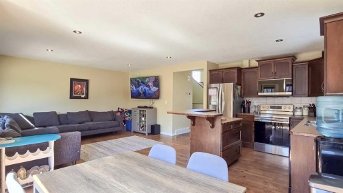 5837 Park Street, Blackfalds, AB - Indoor