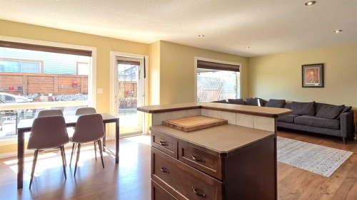5837 Park Street, Blackfalds, AB - Indoor