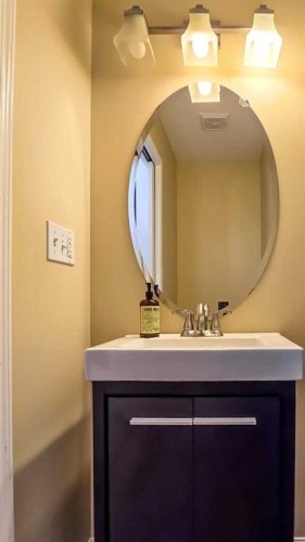 5837 Park Street, Blackfalds, AB - Indoor Photo Showing Bathroom