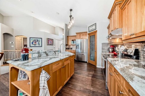 70 Abraham Close, Red Deer, AB - Indoor Photo Showing Kitchen