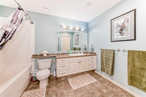 70 Abraham Close, Red Deer, AB - Indoor Photo Showing Bathroom