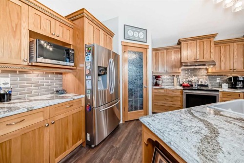 70 Abraham Close, Red Deer, AB - Indoor Photo Showing Kitchen