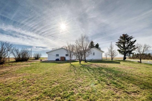 302064 Range Road, Linden, AB - Outdoor