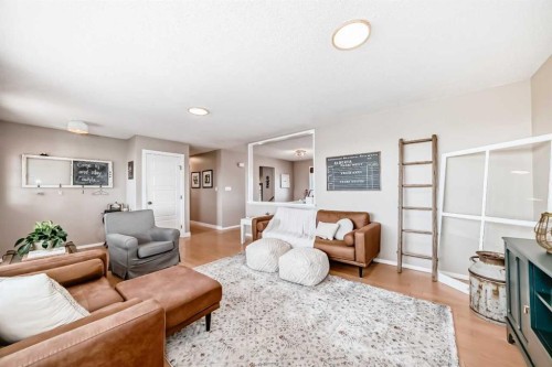 302064 Range Road, Linden, AB - Indoor Photo Showing Living Room