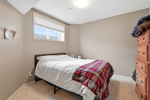 1906-30 Carleton Avenue, Red Deer, AB - Indoor Photo Showing Bedroom