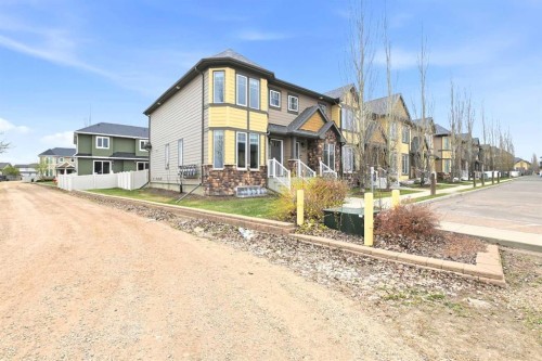 1906-30 Carleton Avenue, Red Deer, AB - Outdoor
