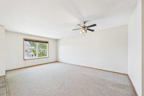 40-20 Jacobs Close, Red Deer, AB - Indoor Photo Showing Other Room