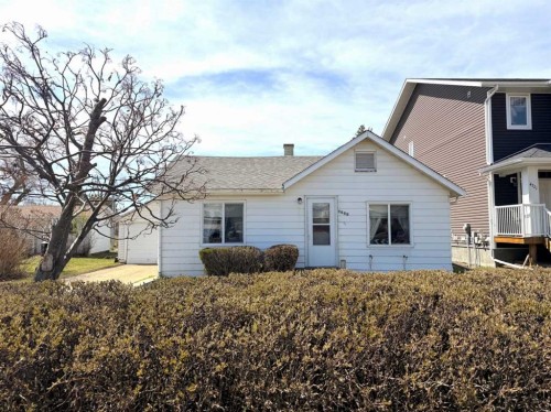 4717 49a Avenue  Lacombe, AB T4L 1N4