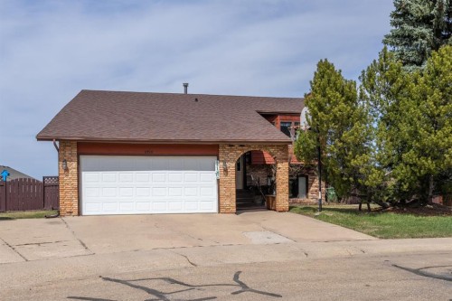 4310 74 Street  Camrose, AB T4V 3V3