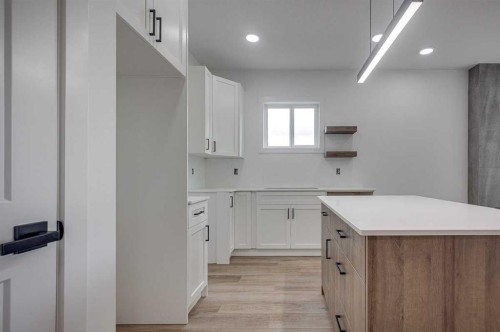 2-5537 51 Avenue, Lacombe, AB - Indoor Photo Showing Kitchen