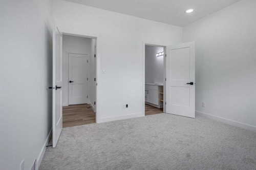 2-5537 51 Avenue, Lacombe, AB - Indoor Photo Showing Other Room