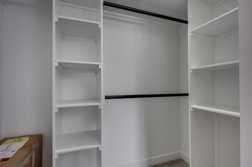 2-5537 51 Avenue, Lacombe, AB - Indoor With Storage