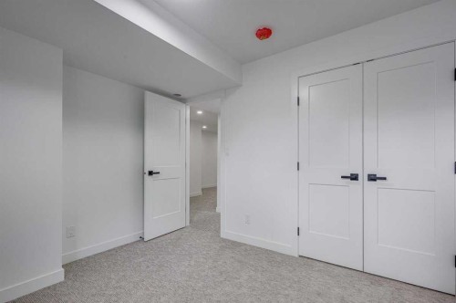 2-5537 51 Avenue, Lacombe, AB - Indoor Photo Showing Other Room