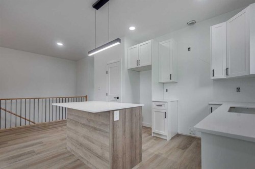 2-5537 51 Avenue, Lacombe, AB - Indoor