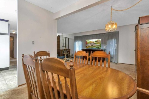 14 Glendale Boulevard, Red Deer, AB - Indoor Photo Showing Dining Room
