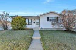 14 Glendale Boulevard Red Deer, AB T4P 2P3