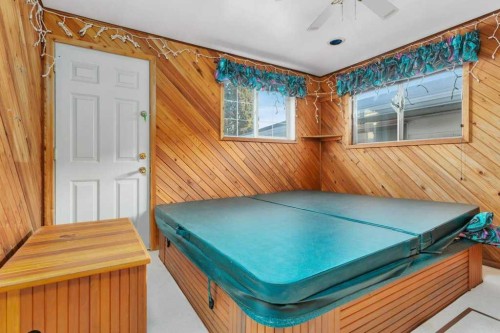 14 Glendale Boulevard, Red Deer, AB - Indoor Photo Showing Other Room