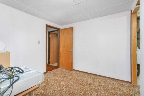 14 Glendale Boulevard, Red Deer, AB - Indoor Photo Showing Other Room