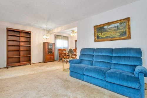 14 Glendale Boulevard, Red Deer, AB - Indoor Photo Showing Living Room