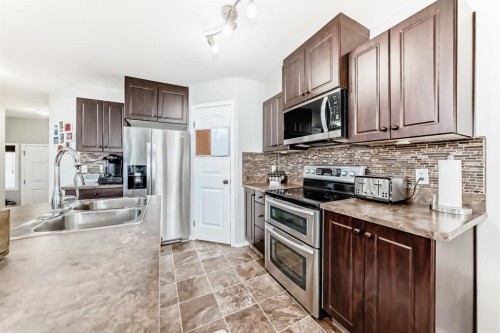 70 Jensen Place, Red Deer, AB 